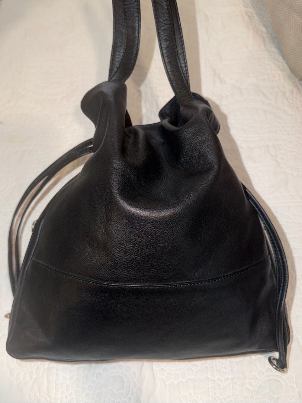 ili New York Black Leather Drawstring Bucket Bag Crossbody Shoulder Bag